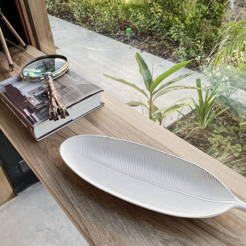 Long Leaf Wood Tray: White